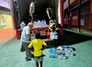 Salesian missionaries continue to provide aid for families impacted by the oil spill from the Trans-Ecuadorian Pipeline System on March 13 in Quinindé, Esmeraldas, Ecuador