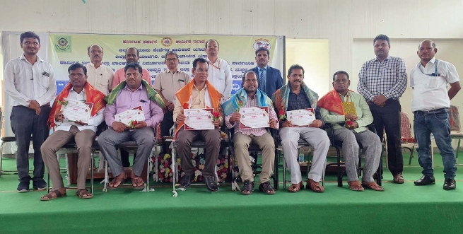 Don Bosco Center for Social Action Yadgir and Don Bosco Makkalalaya Mysore in India have been honored by Karnataka district authorities for their outstanding efforts in championing child rights.