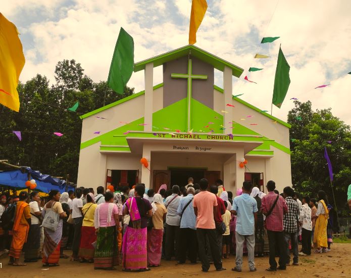 Salesian missionaries with the Parish of Damra, located in the village of Dhaigaon in the Goalpara District of the state of Assam, India, have a new chapel thanks to donor funding from Salesian Missions