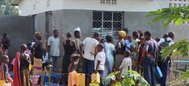 Mission Don Bosco, the Salesian Mission Office in Turin, Italy, has built two new wells for people lacking clean water access in two communities thanks to the help of donor funding