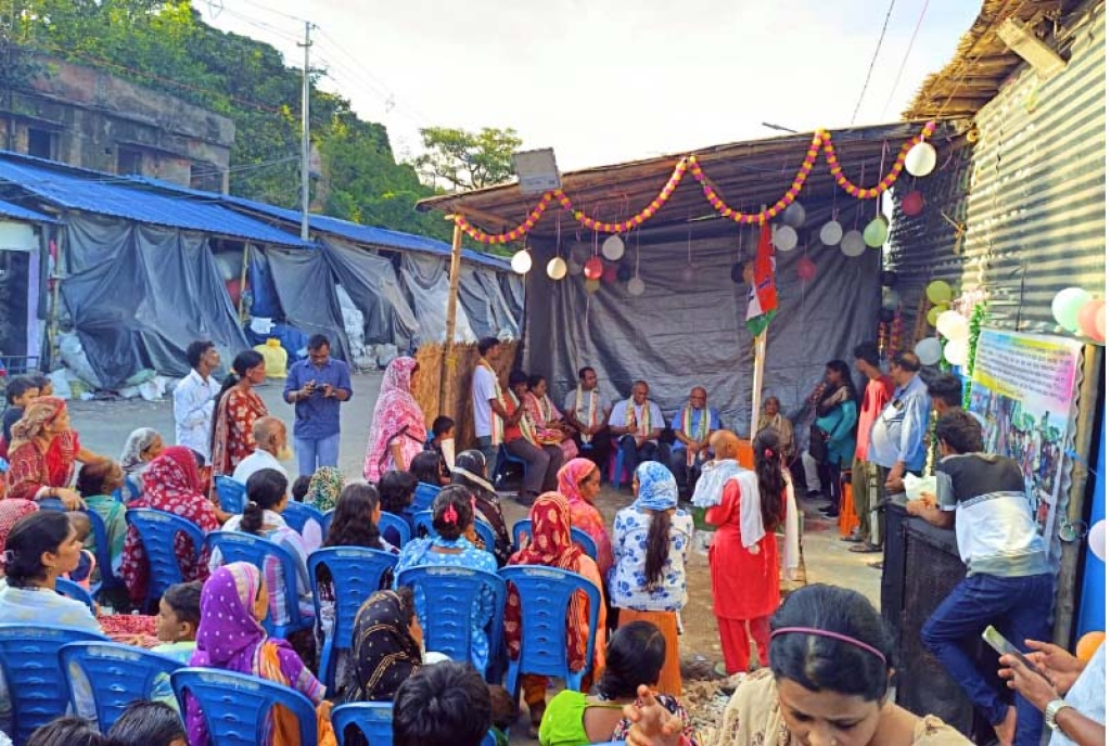 Don Bosco Development Society, the social service arm of the Salesian Province of Kolkata in India, has built 34 permanent houses in Narkeldanga