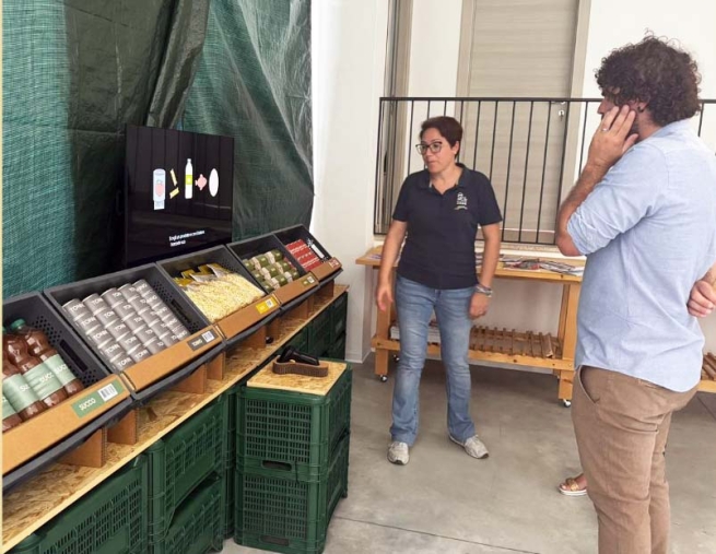 Salesian missionaries with the Don Bosco 2000 Association in Italy are working to develop jobs for refugees through projects across the country.