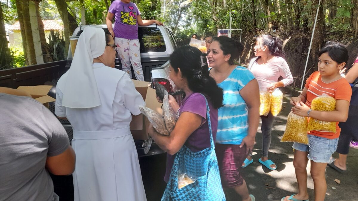 Salesian sisters with the Laura Vicuña Pro Education Foundation (FUNELAVI Foundation) have a new truck to help support their social projects in El Salvador.