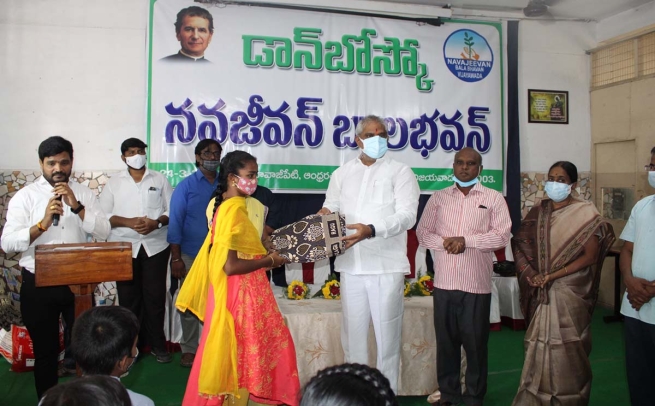 Salesian Missions, the U.S. development arm of the Salesians of Don Bosco, joins humanitarian organizations and countries around the globe in honoring World AIDS Day celebrated each year on Dec. 1.