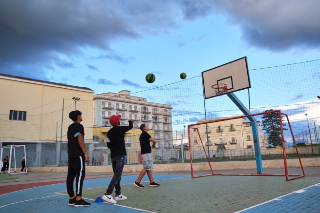 Salesians for Social network in Italy is working to ensure that youth at-risk have the possibility to live healthy lives and have access to the education they need to thrive