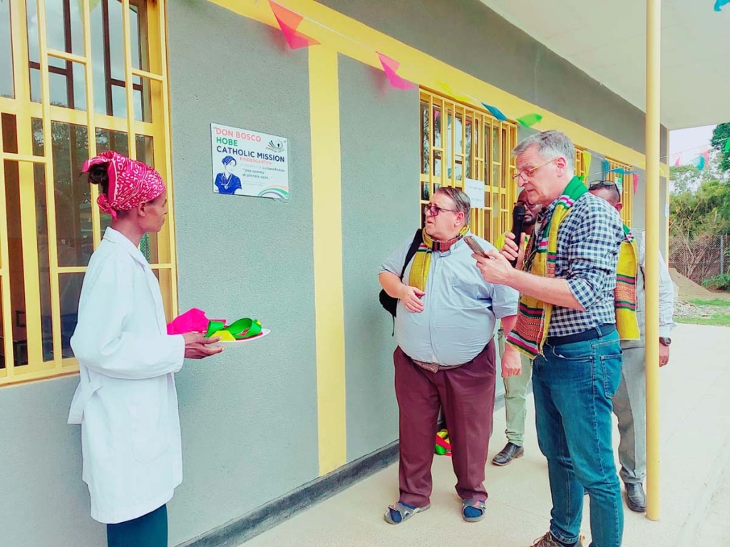The Don Bosco Center, located in Zway (Batu), a town in Oromia, Ethiopia*, has opened a nursery school in its missionary station in Hobe.