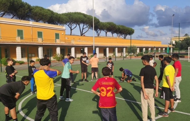 Salesian Youth Sports Clubs in Rome, Italy, have been operating the “GOAL. Scoring in Sport and in Life” project at Salesian oratories and educational centers.
