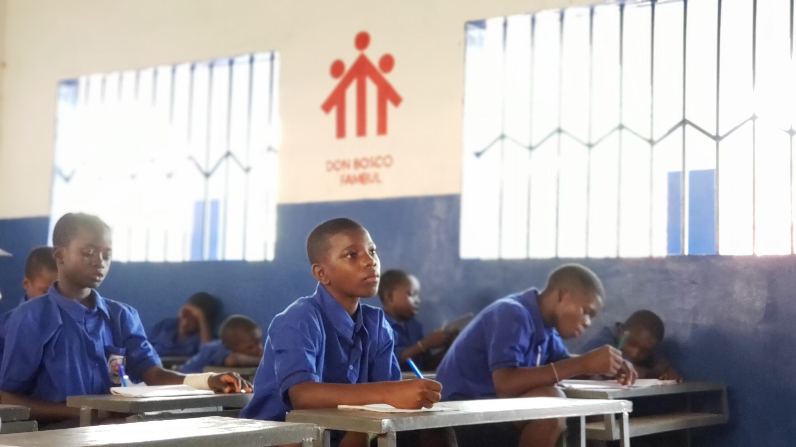 Salesian missionaries had donor funding to support 131 boys in the Child Care Center in Sierra Leone. The center is part of Don Bosco Fambul’s temporary shelter and rehabilitation facility for vulnerable boys aged 5-16 who have suffered severe violations of their fundamental rights or endured harmful conditions